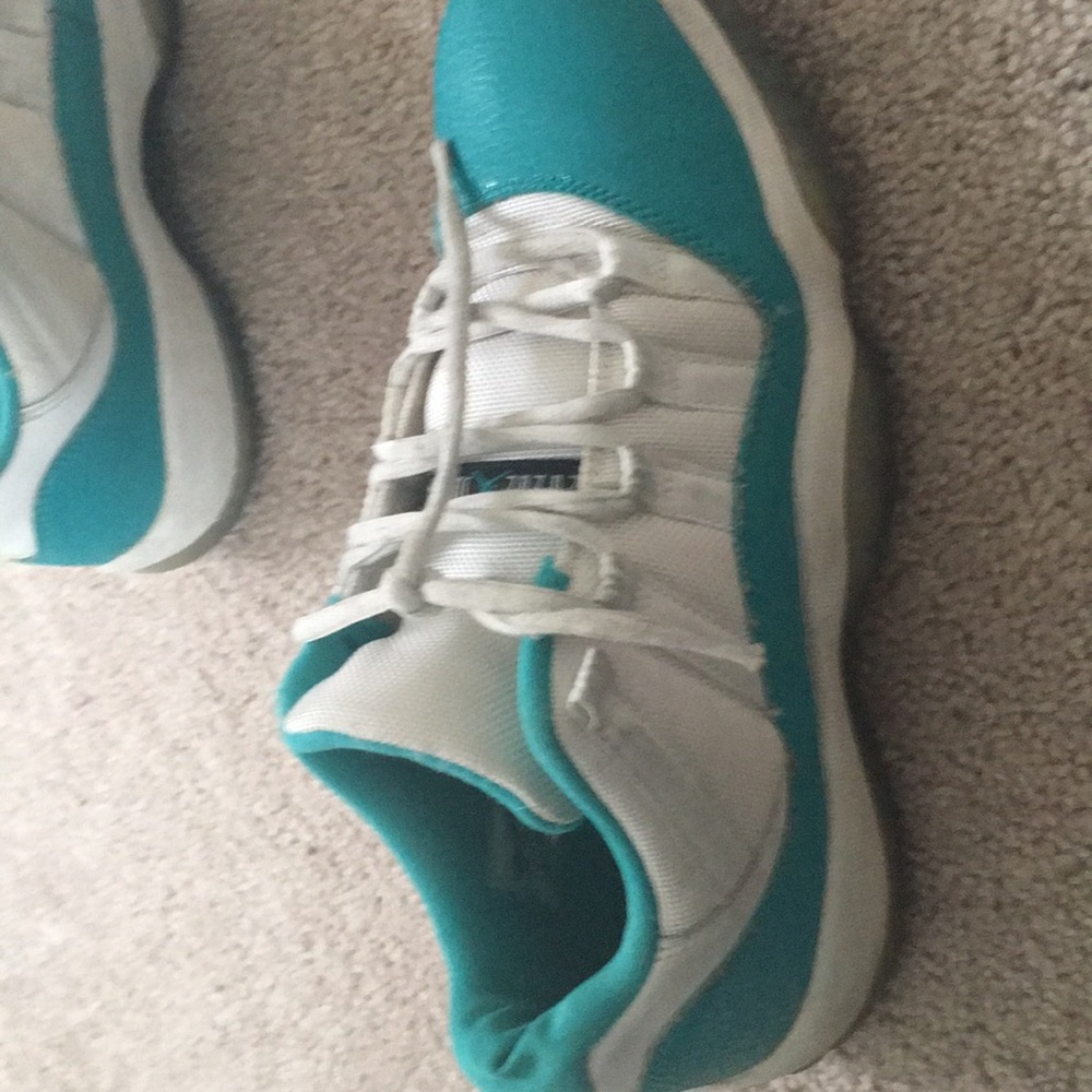 Jordan’s - Picture 3 of 5